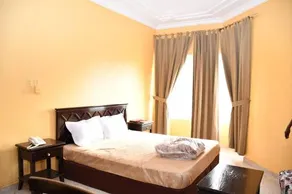 Amwaj Al Corniche Hotel Suites - Image 2