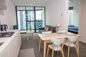Captain Homes -Clarendon St Southbank Face Crown - Image 2