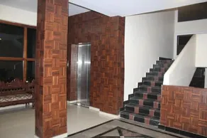 Hotel Royale Inn - Image 2