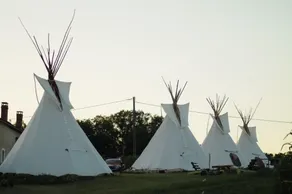 Les Tipis De Bayot - Image 3