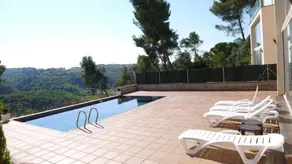 Gran Casa Con Piscina En Abrera - Image 5
