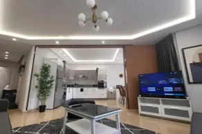 Lovely 3-bedroom apartment with free parking - Image 4