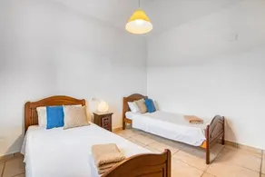 Villa up to 8 sleeps 4 bedrms 2 - Image 5