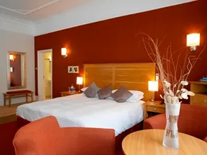 De Vere Venues Ponsbourne Park - Image 3