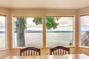 Four Stone Beach House - Image 2