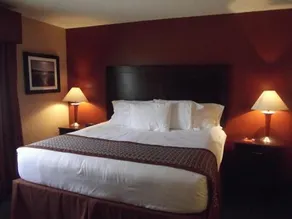 Fullerton Inn - Image 3