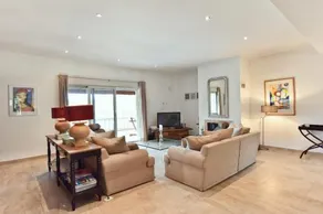 OUTSTANDING BIOT Splendid villa with heated swimming pool & sauna - Image 2