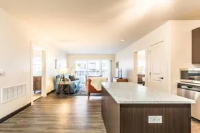 Designer 2-bedroom Steps to the DC Streetcar - Image 2
