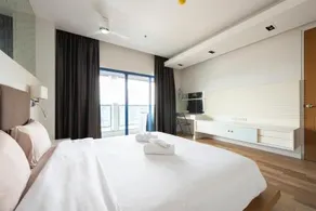 Luxury 2BR Residence 500m to CentralWorld - Image 2