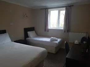 Three Saints Hotel - Image 4