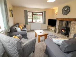 THE LODGE, with open fire in Wirksworth - Image 2