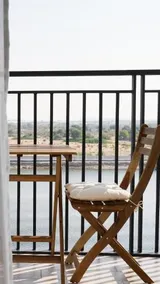Canal view 3 bedroom holiday home with balcony - Image 5