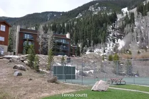 Cozy East Vail 2 Bedroom Condo #1601 w Fireplace. - Image 2