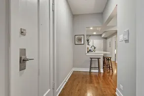 3BR Well-Furnished Apt - Kedzie 3F - Image 2
