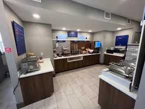 Quality Inn & Suites - Image 2