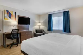 Baldwin Inn & Suites, SureStay Collection by Best Western - Image 3