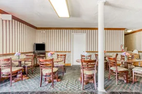 Palms Inn And Suites - Image 2