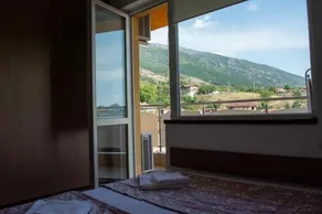 Central Apartment Mountain View - Image 3