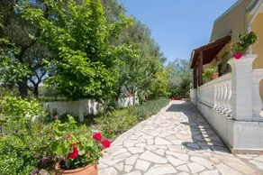 Karia Holiday Home - Image 5