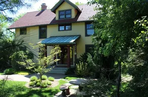 Avalyn Garden Bed & Breakfast - Image 2
