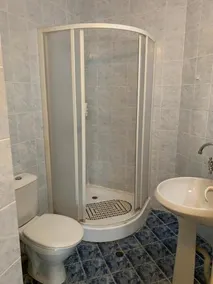 Irish Rover Hotel - Image 4