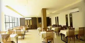HOTEL MONARCH - Image 2