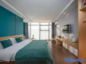 Love  hotel - Image 1