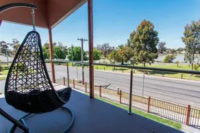 Bendigo Lakeside - Image 2