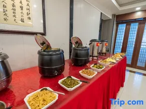 Junyue Hotel - Image 5