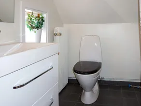 6 Person Holiday Home in Hovmantorp - Image 4