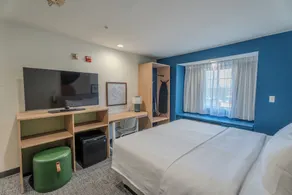 Comfort Inn & Suites Dulles Airport-Gateway - Image 3