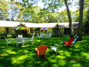 Bowen's By The Bays - Image 3