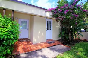 Tropical Getaway Studio-628B - Image 5