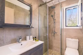 Lamda Apartments 2 - Image 5
