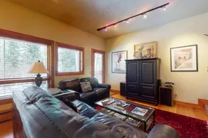 4 Mi to Vail Ski Resort: Cozy Getaway w/ Deck! - Image 2