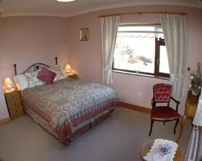 Hillside House B&B - Image 1
