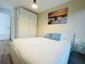 Luxury New Flat with Terrace & Parking - Image 4
