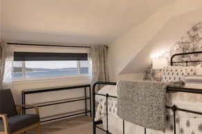 New private waterfront house on discovery bay - Image 3