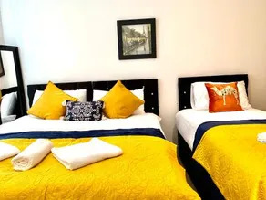 Dockland Excel 2 Bedroom Apartment - Image 5