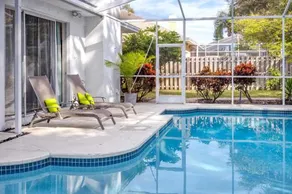 #3 Large 4 Bedroom 3 Bathroom Vacation House With Heated Swimming Pool - Image 5