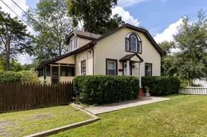 Cheerful 3 Bedroom Home Walk To Uvastadium - Image 4