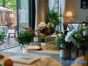 Floral Hotel · City of Sky Hotel - Image 3