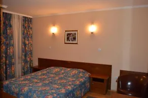 Hotel Drama - Image 4