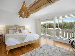 The Surfers Beach House - Image 5