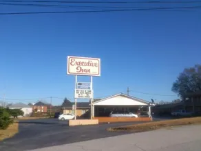 Executive Inn Of Seneca - Image 4