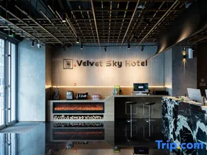 Velvet Sky Hotel - Image 4