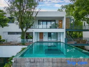 Jibai Villa Hotel - Image 3