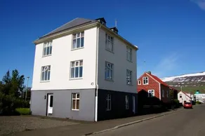 Gista Apartments - Image 2