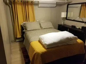 Homestay - Homestay - Hamilton ' s Hideaway - Image 2