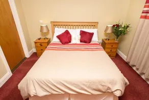 Larkin's Pub, Restaurant and B&B - Image 3